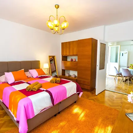Apartamento Cozy 2 Bedroom 15 Min Walk From Center And Split